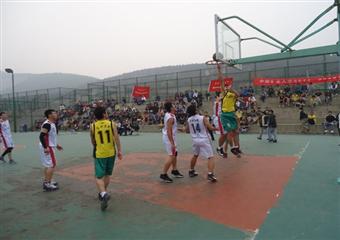 2011-2012中國礦業(yè)大學(xué)校園籃球賽火熱進行中