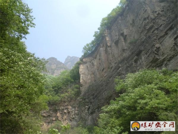 青天河遠(yuǎn)山<br /><br /><br />