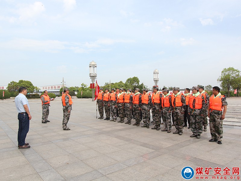 皖北煤電集團(tuán)公司任樓礦開展雨季“三防”聯(lián)合防汛抗洪應(yīng)急演練