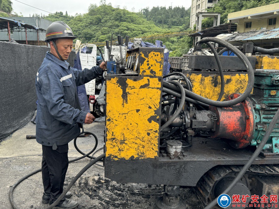 以賽促學(xué)，以賽促安觀文煤礦開展抽采鉆工技術(shù)練兵大比武活動(dòng)